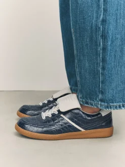 Marineblauw met krokodilleneffect - Forever Comfort® Fold Over Lace-Up Trainers*Next Sale