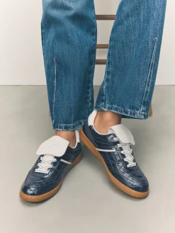 Marineblauw met krokodilleneffect - Forever Comfort® Fold Over Lace-Up Trainers*Next Sale