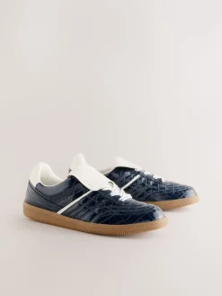 Marineblauw met krokodilleneffect - Forever Comfort® Fold Over Lace-Up Trainers*Next Sale