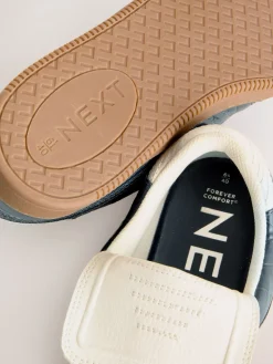 Marineblauw met krokodilleneffect - Forever Comfort® Fold Over Lace-Up Trainers*Next Sale