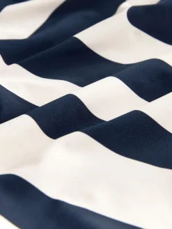 Marineblauw/roomkleurig chevron - Buikcorrigerend DD+ badpak met beugels en ronde hals*Next Outlet