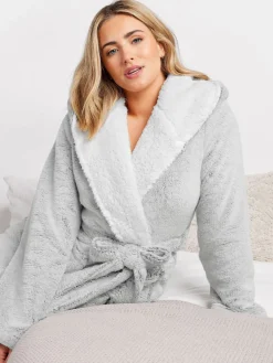 Zachte badjas met contrasterende capuchon*M&Co Hot