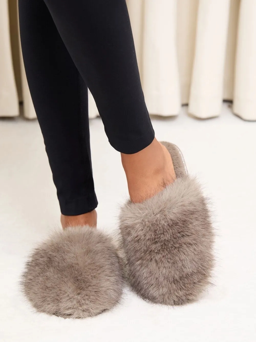 - Faux Fur Ultra Fluffy Close Toe Mule Nightwear Slippers*Lipsy Discount