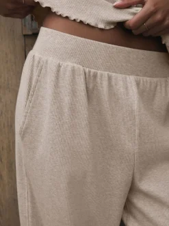 - Geribbelde pyjama met knopen*self. Outlet