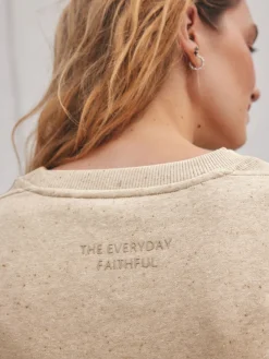 - Essentials sweatshirt met relaxte pasvorm, lange snit en zakken*Next Online