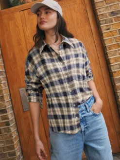 - Overhemd met lange mouwen*Next Hot