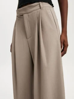 - Izzy Pleated Trousers*Cotton On