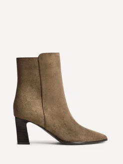 - Thorn Stacked Block Heel Ankle Boots*Linzi Outlet