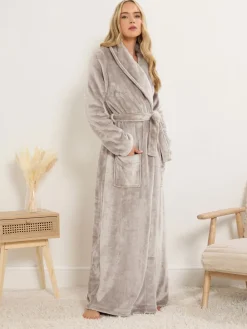 - Super Luxe Shawl Maxi Robe*Long Tall Sally Hot