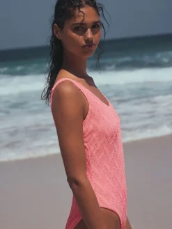 Neon koraalroze met textuur - Buikbedekkend badpak met ruime ronde hals*Next Outlet