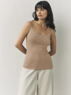 - 3 Hemdjes met dunne bandjes*Next New