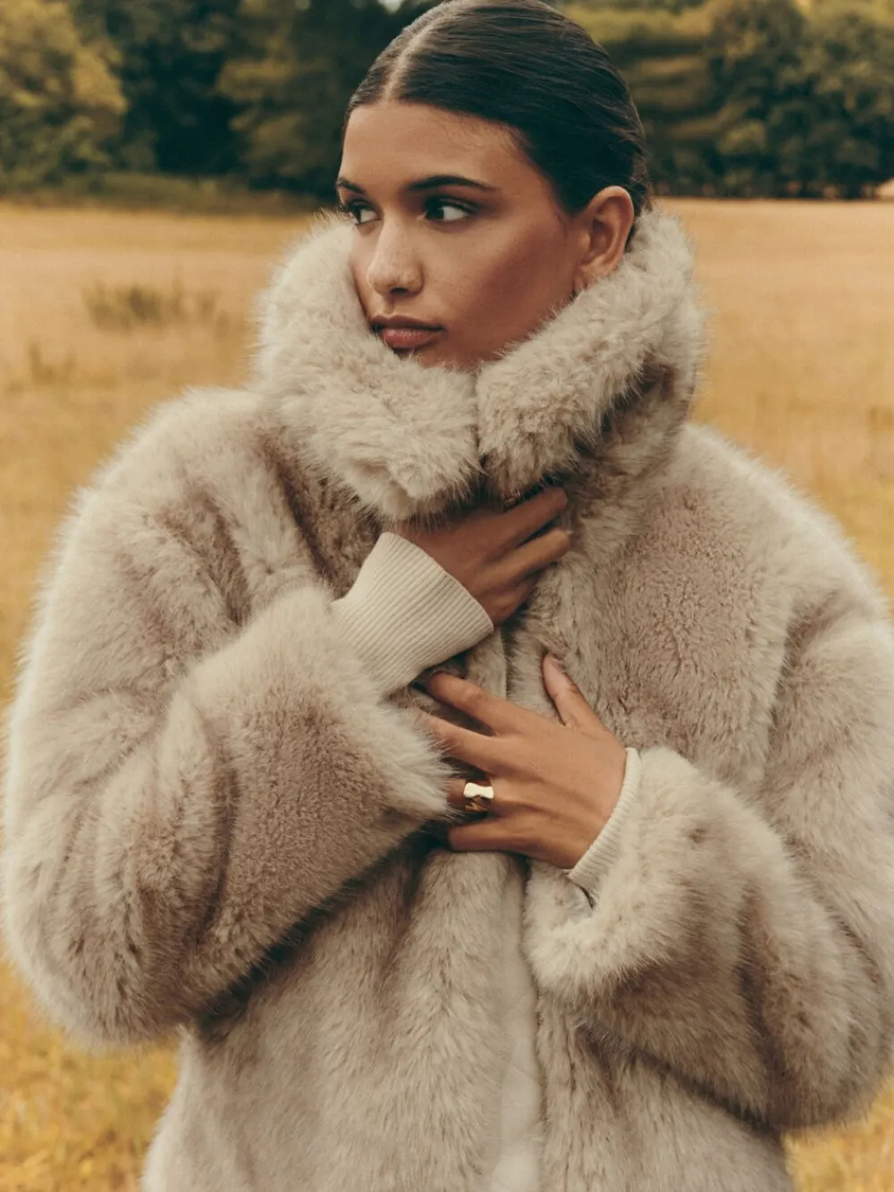 - korte jas met imitatiebontkraag en rits*Friends Like These Best