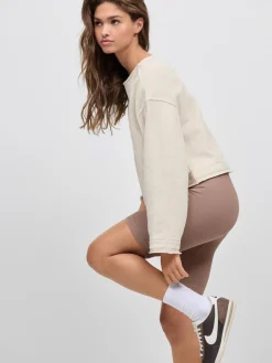 Neutraal - Geribbelde fietsshort met hoge taille*Next Online