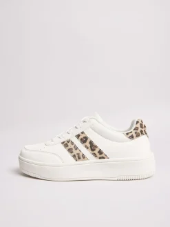 Neutraal - Faux suède sportschoen met dikke zool*Lipsy Discount