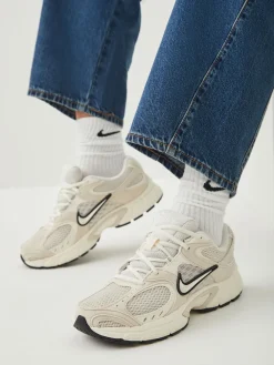 Neutraal - Vomero V5 hardloopsneakers*Nike Outlet