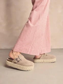 - Suède espadrille klompen met ronde neus en dikke zool*Next New