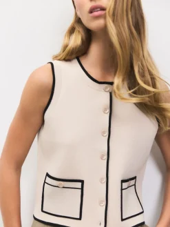 - Mooi gilet met knoopsluiting en ronde hals*Next New