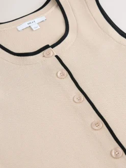 - Mooi gilet met knoopsluiting en ronde hals*Next New