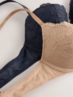 Neutraal/marineblauw - Set van 2 push-up beha's met lage decolleté en kant*Next Best