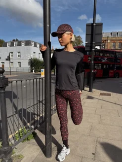 Leggings*Never Fully Dressed New