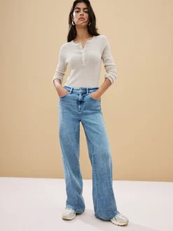 - Jeans met wijde pijpen*Next Hot