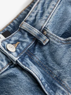 - Knielange Bermuda denim shorts*Next New