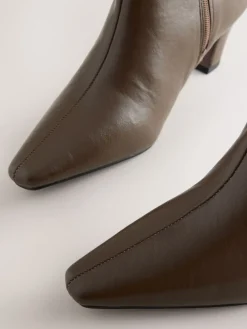 - Forever Comfort® - Kniehoge laarzen met gebogen hak*Next New