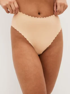 - No VPL slipje met geschulpte rand*Next Outlet