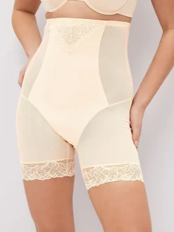 - Vormende slip met stevige buikcorrectie*Next Clearance