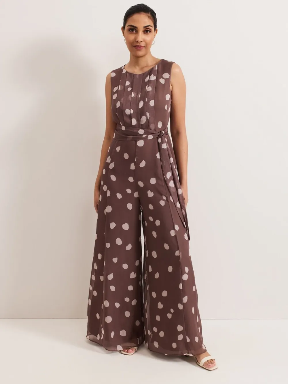 Maxine chiffon jumpsuit met stippen*Phase Eight