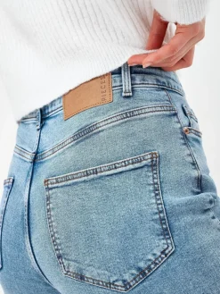 - Mom jeans*PIECES Sale