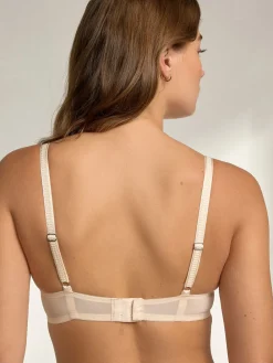 Praline huidskleur & wit - Set van 2 push-up beha's met lage decolleté en kant*Next Best