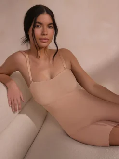 - DD+ minimaliserende buikcorrigerend ondergoed met bandeau en pijpjes*Next New