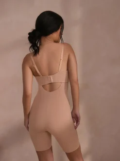 - DD+ minimaliserende buikcorrigerend ondergoed met bandeau en pijpjes*Next New