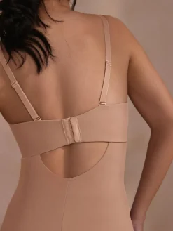 - DD+ minimaliserende buikcorrigerend ondergoed met bandeau en pijpjes*Next New