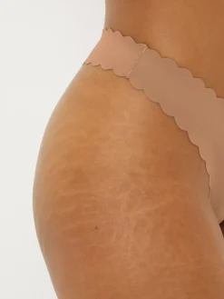 - No VPL slipje met geschulpte rand*Next Online