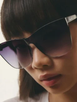 Come Thru Black Sunglasses*QUAY Best