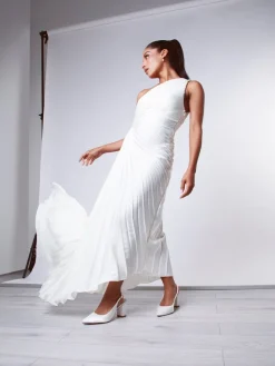 Faith ivoorkleurige satijnen bruidschoenen met wijde pasvorm*Rainbow Club New