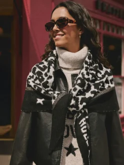 Triangle Cosy Scarf*Rockett St George Online