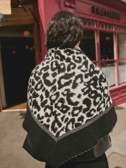 Triangle Cosy Scarf*Rockett St George Online