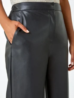 - Cropped broek van imitatieleer met wijde pijpen*Roman Best