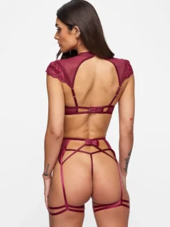 - Zayna Lace Crotchless Set*Ann Summers