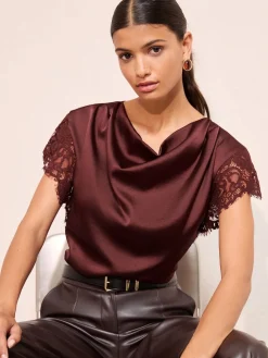 - satijnen blouse met kanten detail en watervalhals*Friends Like These Outlet