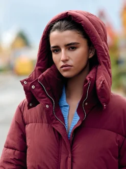 - Lange regenbestendige gewatteerde jas*Next