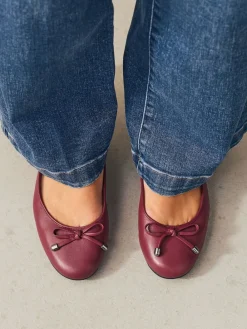 Rood - Leren Ballerina's met ronde neus*Next New