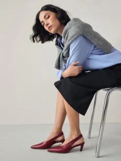 - Leren puntige teen slingback hakken*Next Clearance