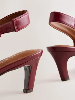 - Leren puntige teen slingback hakken*Next Clearance