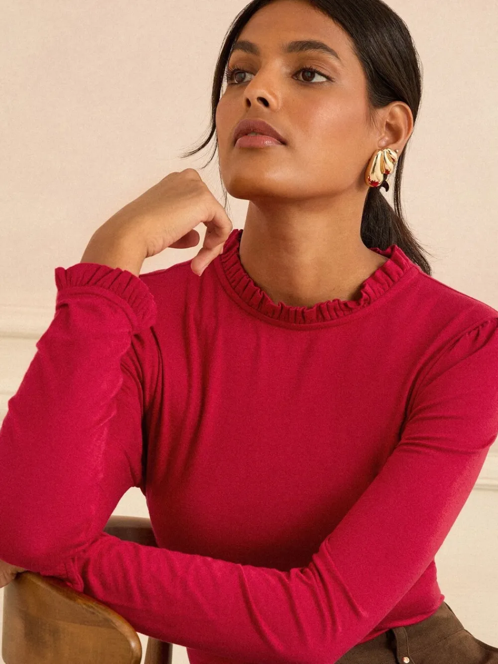 Rood - jersey top met ruches aan de hals en lange mouwen*Love & Roses