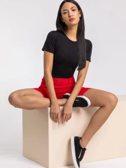 Rood - stretch short met omgeslagen zoom*Roman Online