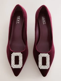 Rood fluweel - Forever Comfort - Spitse hakken met siersteentjes*Next Discount